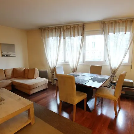 Parisian Flat Near Champs Elysees *